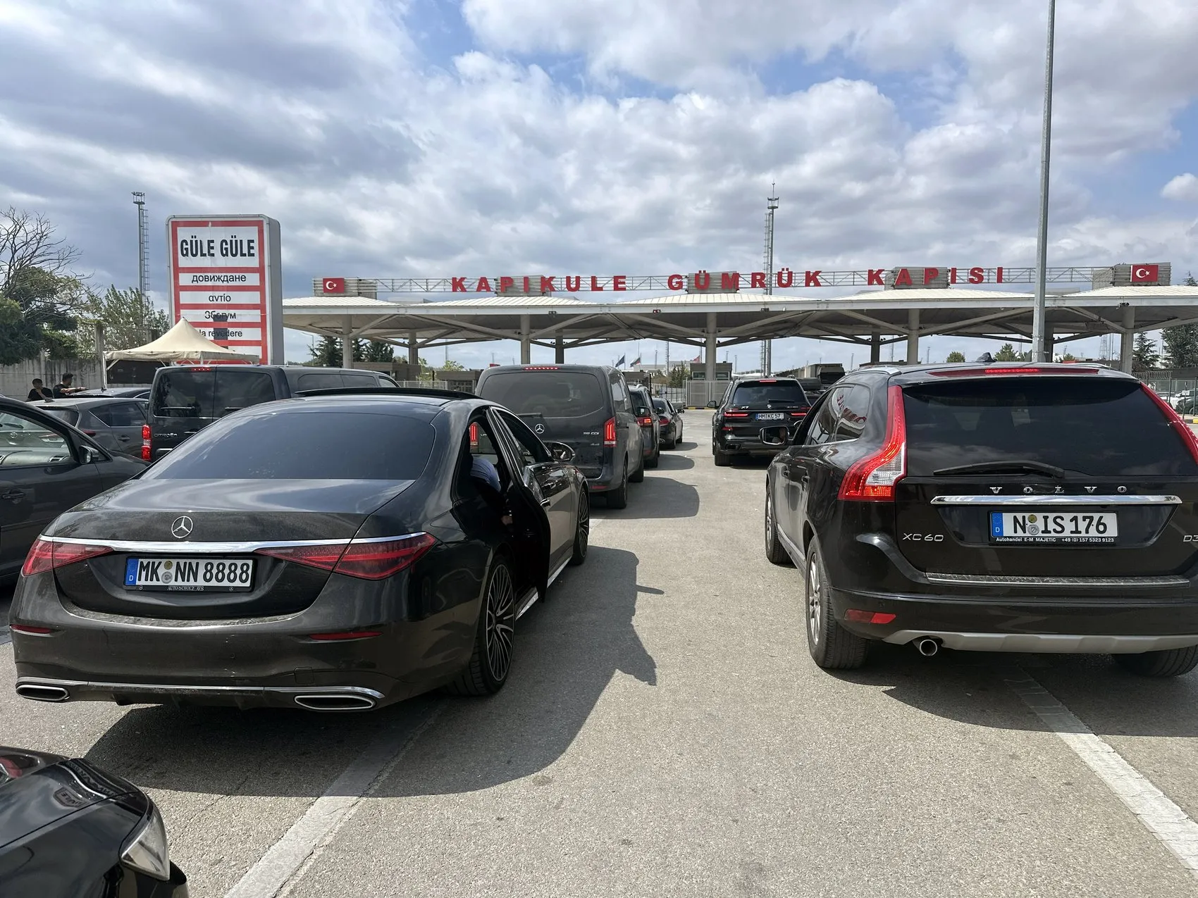 Edirne'de gurbetçi dönüşünde Kapıkule'den 5 bin 587 araçla son 3 yılın rekoru