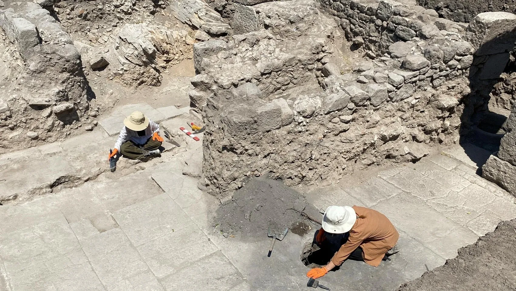 Çanakkale’de Roma dönemine ait devasa hamam gün yüzüne çıkıyor