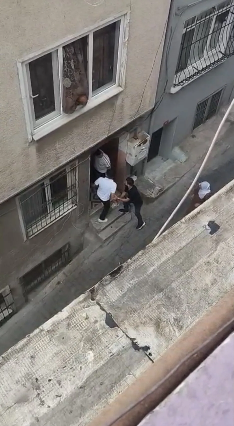 Berberde fön kavgası mahalleyi birbirine kattı