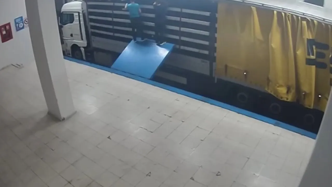Suç örgütü üyesinin TIR'da kaçış planı gümrükte bozuldu