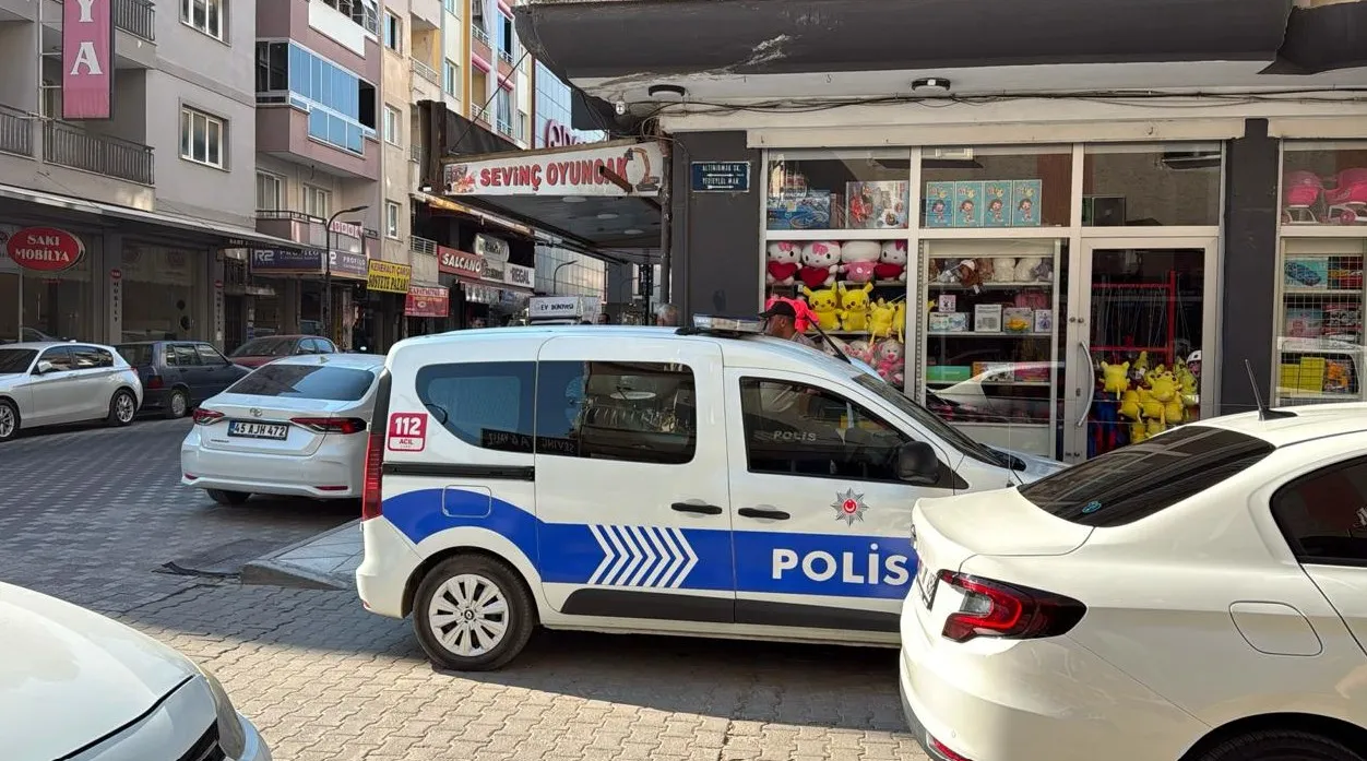 Turgutlu'da koca dehşeti Boğazını sıktığı eşi hastanede can verdi