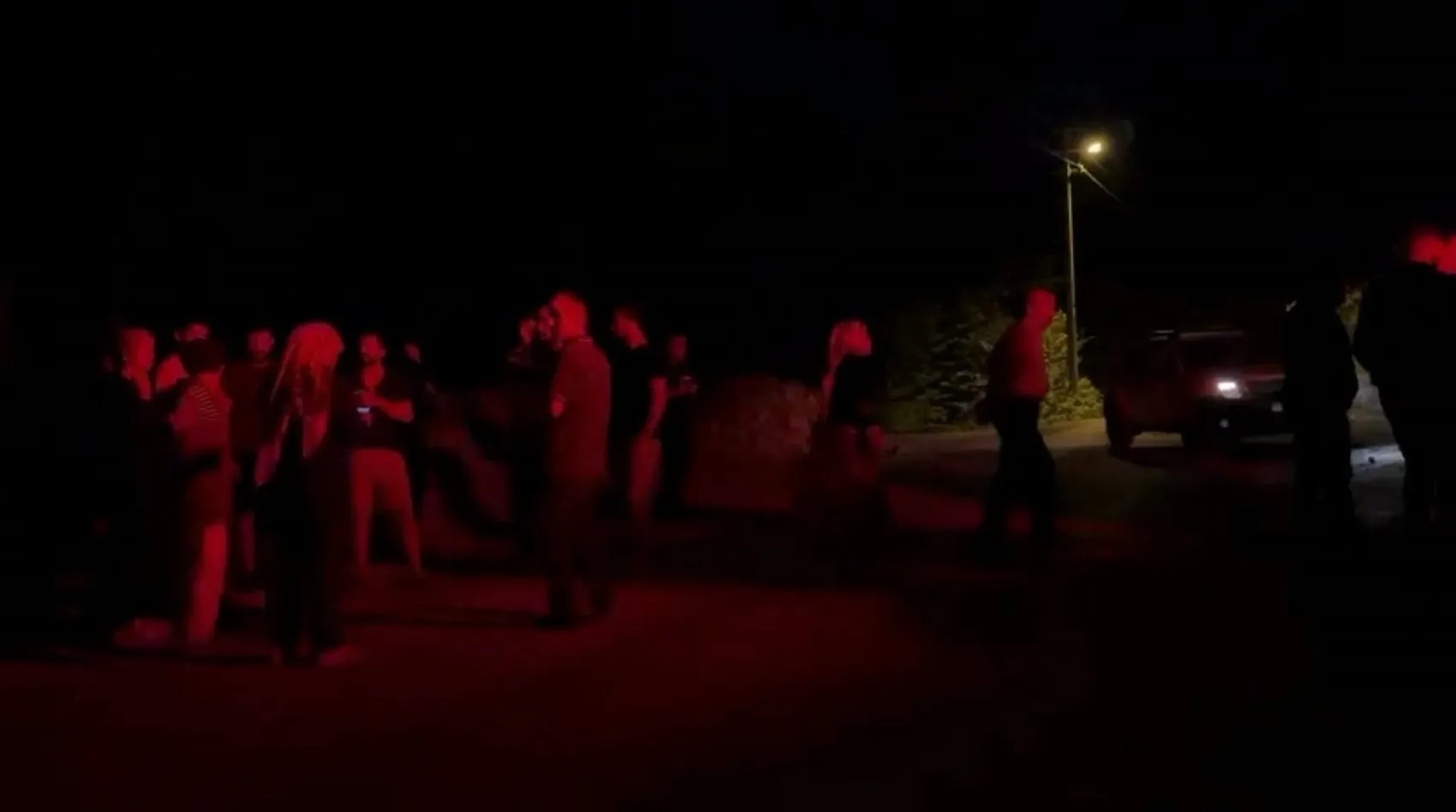 Gece yarısı husumet kavgası kanlı bitti Tüfekle ateş açtı, 2 yaralı