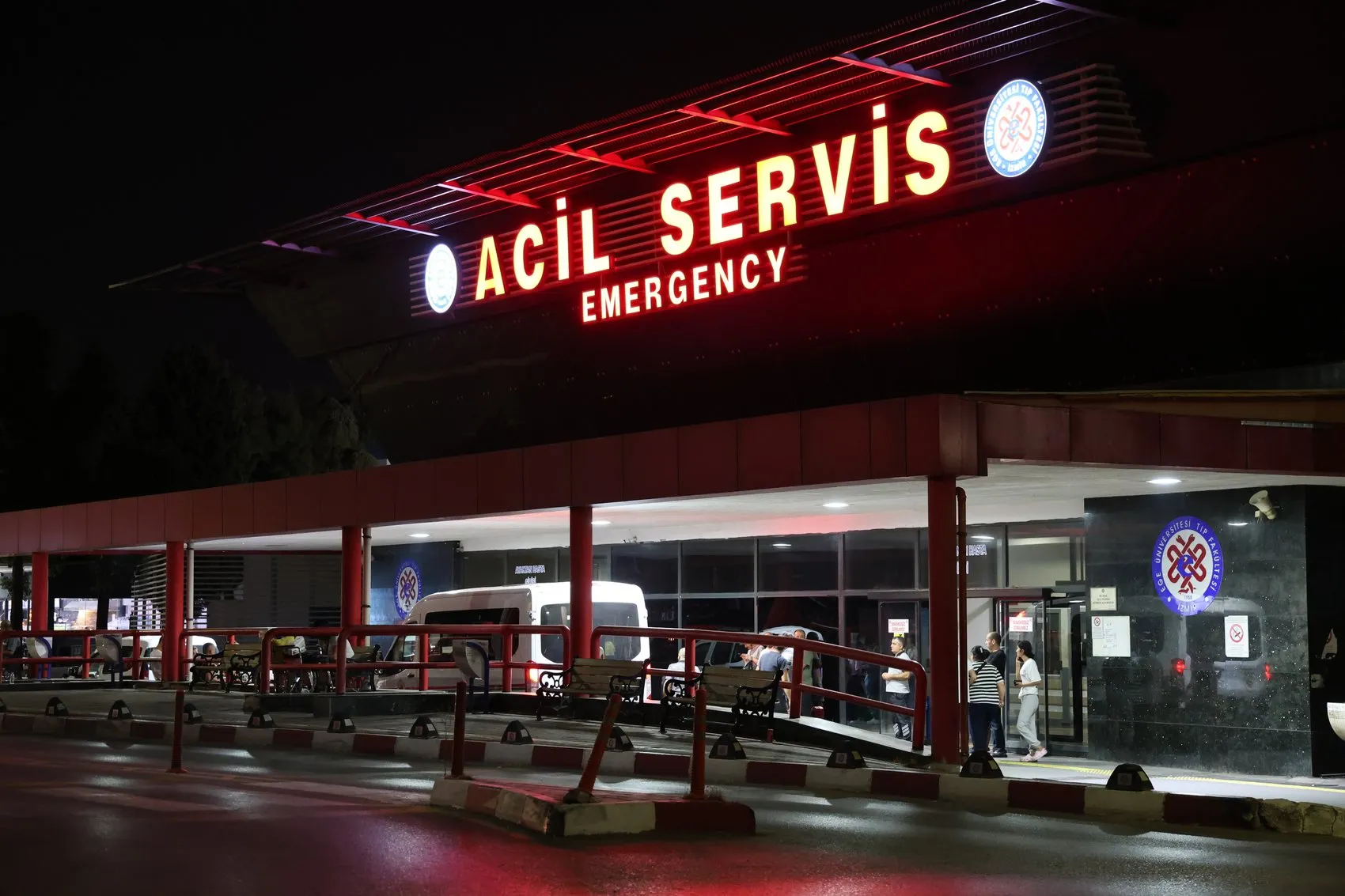 İzmir'de gece yarısı motosiklet kazası 1 ölü