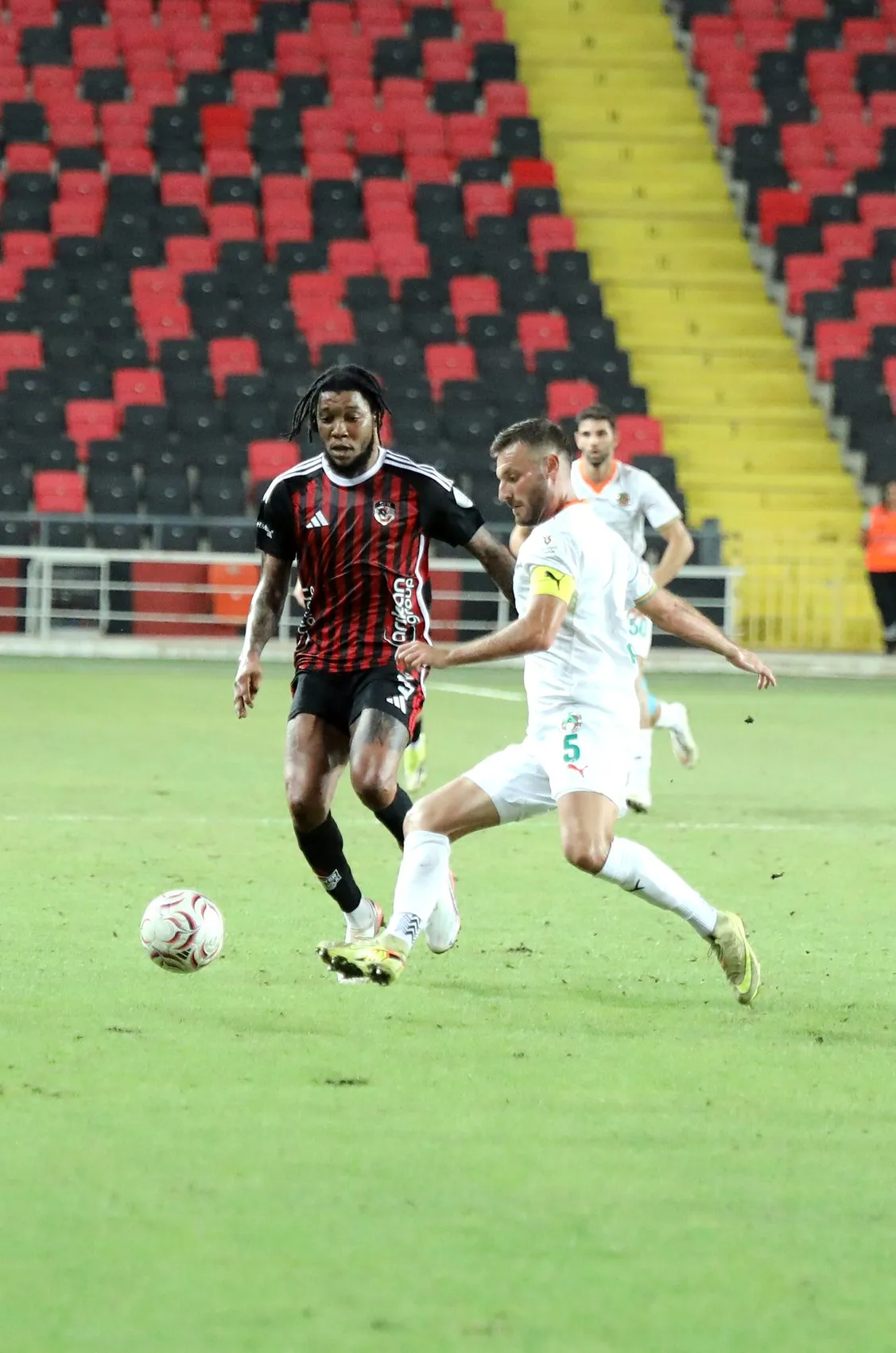 Gaziantep FK sahasında puanı paylaştı