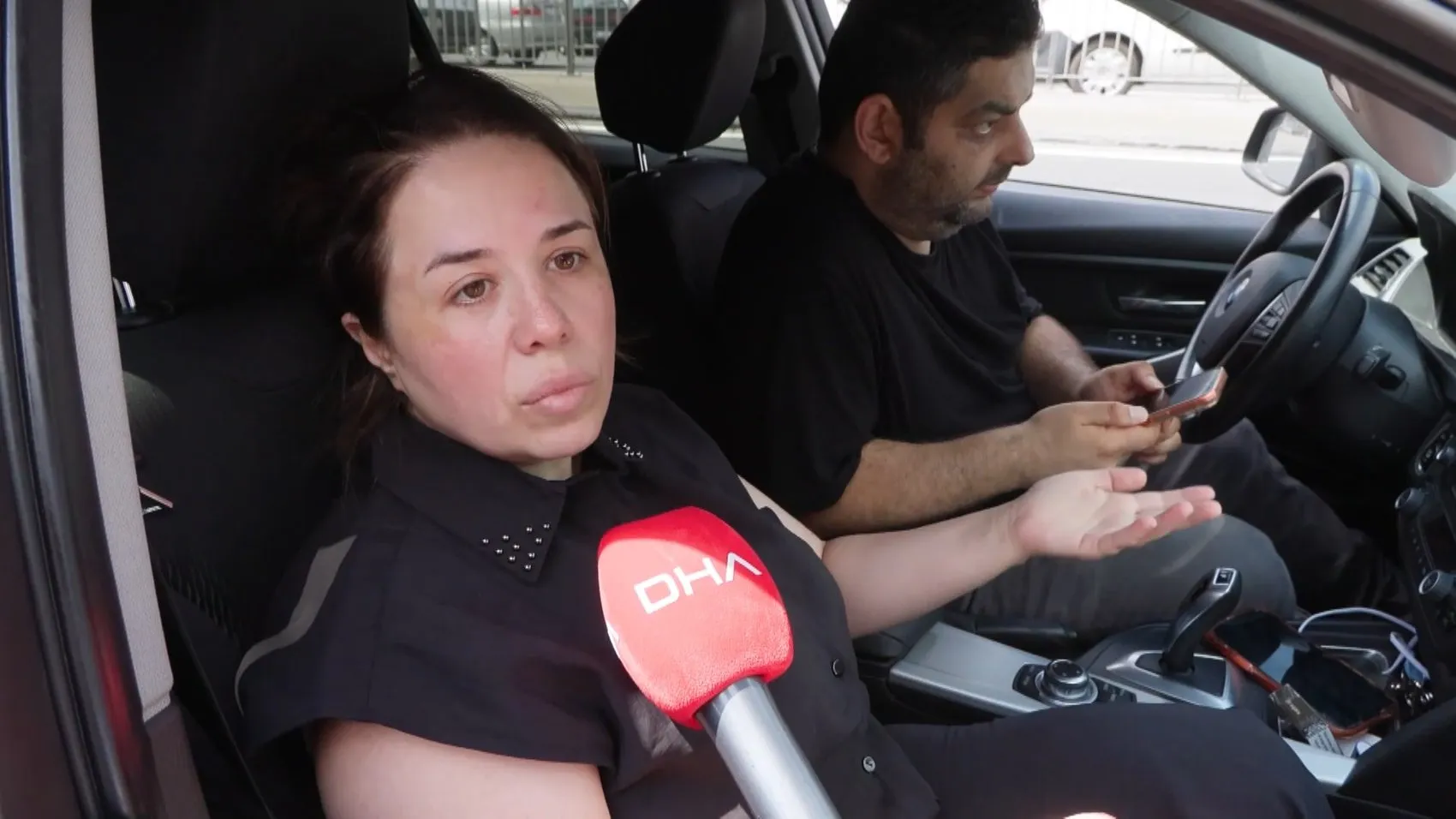 Hastaneye giden çift ile taksici arasında kaza kavgası