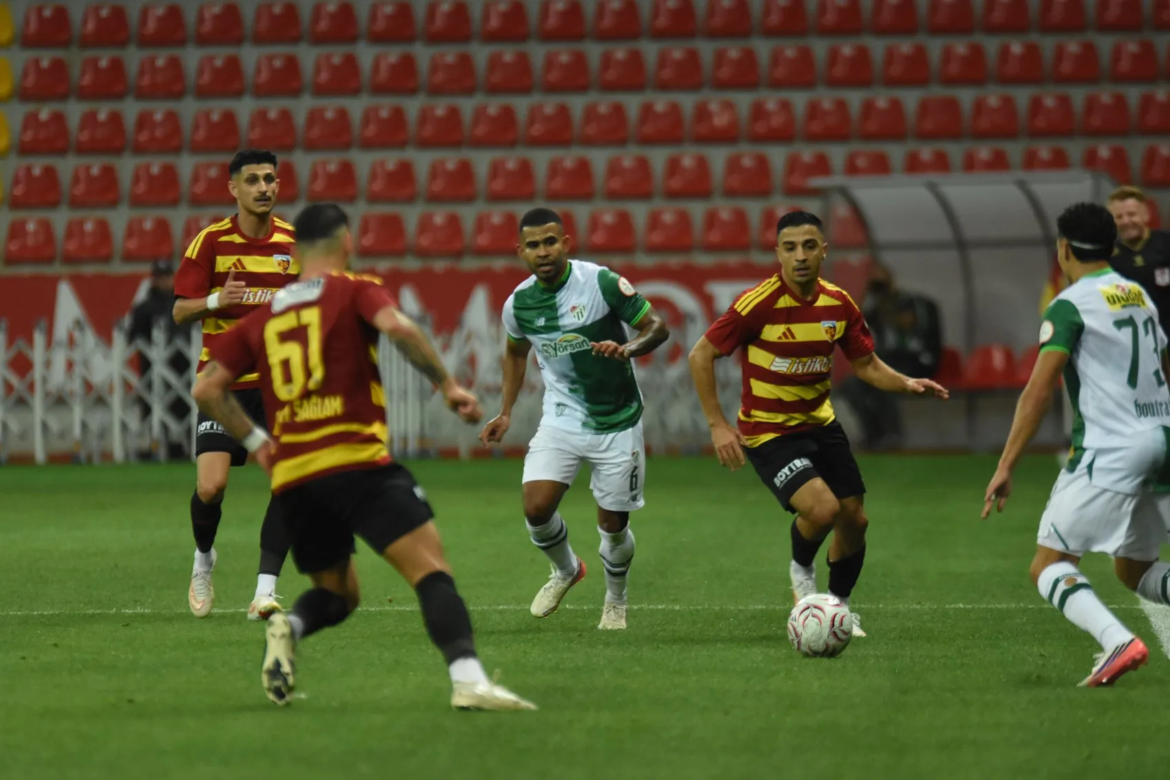 Bursaspor, Kayseri'de geriden gelerek kazandı