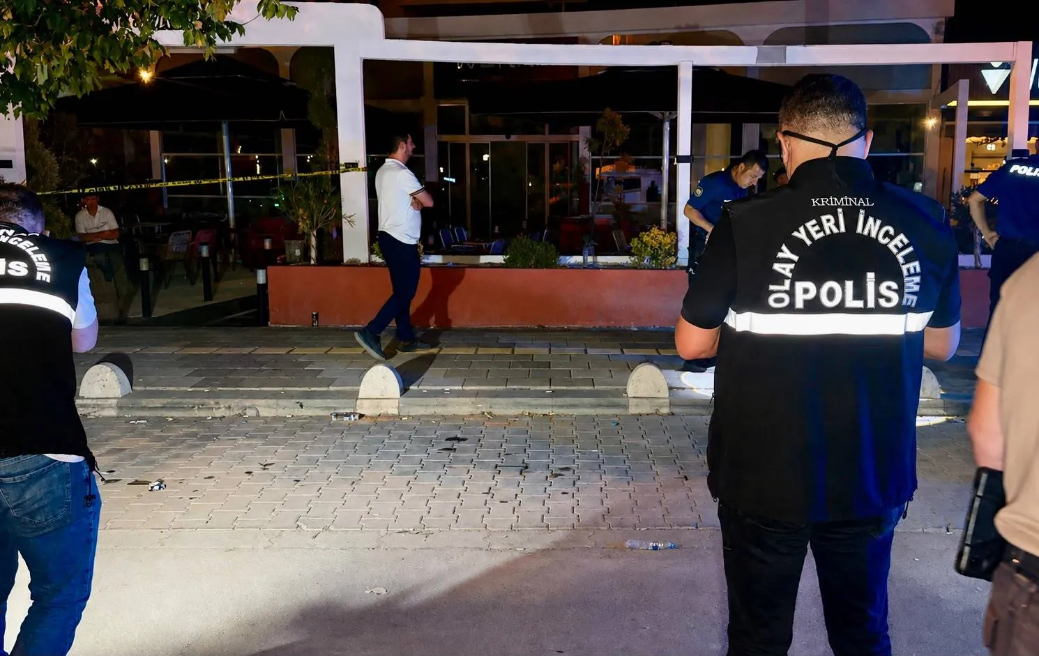 Malatya’da kafe işletmecisine otomobilden ateş açıldı
