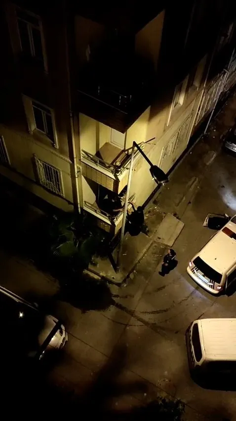 Bahçelievler'de gece yarısı balkon operasyonu Hırsızlar polisten kaçamadı