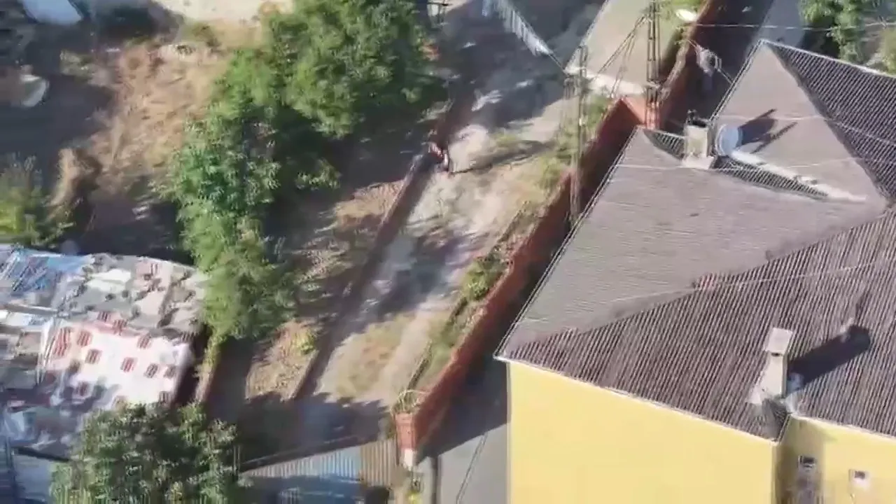 Maltepe'de 15 yıl hapis cezası olan firari havadan izlenerek yakalandı