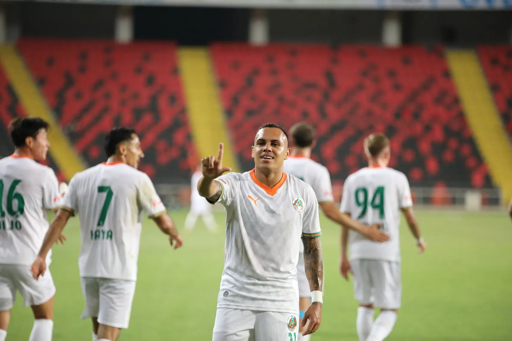 Gaziantep FK ve Alanyaspor mücadelesinden kareler