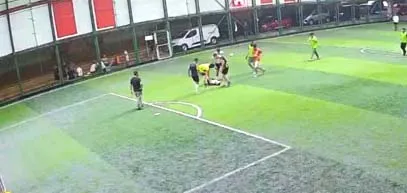 Avcılar'da genç futbolcu halı sahada hayatını kaybetti