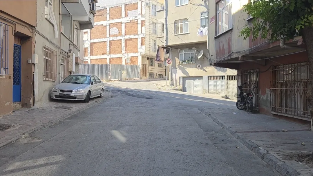 Esenler'de parkta bulunan genç kız polise direndi