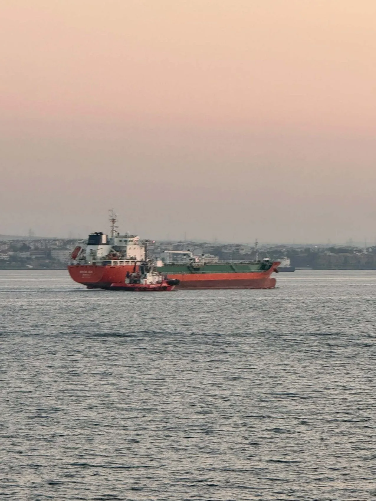 Çanakkale açıklarında tanker paniği