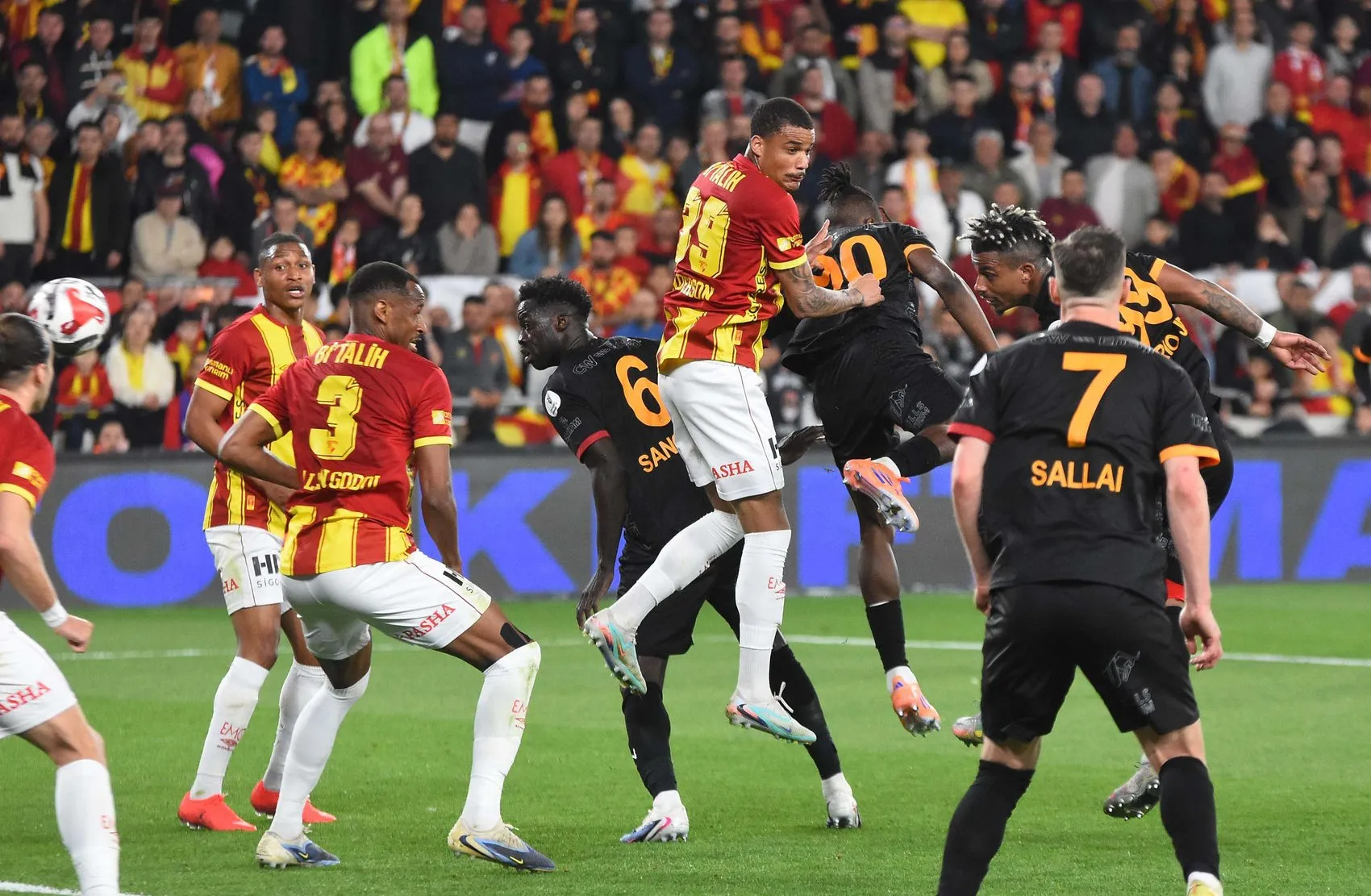 Sarı-kırmızılı kabus Göztepe, Galatasaray'a karşı 9 maçtır kazanamıyor