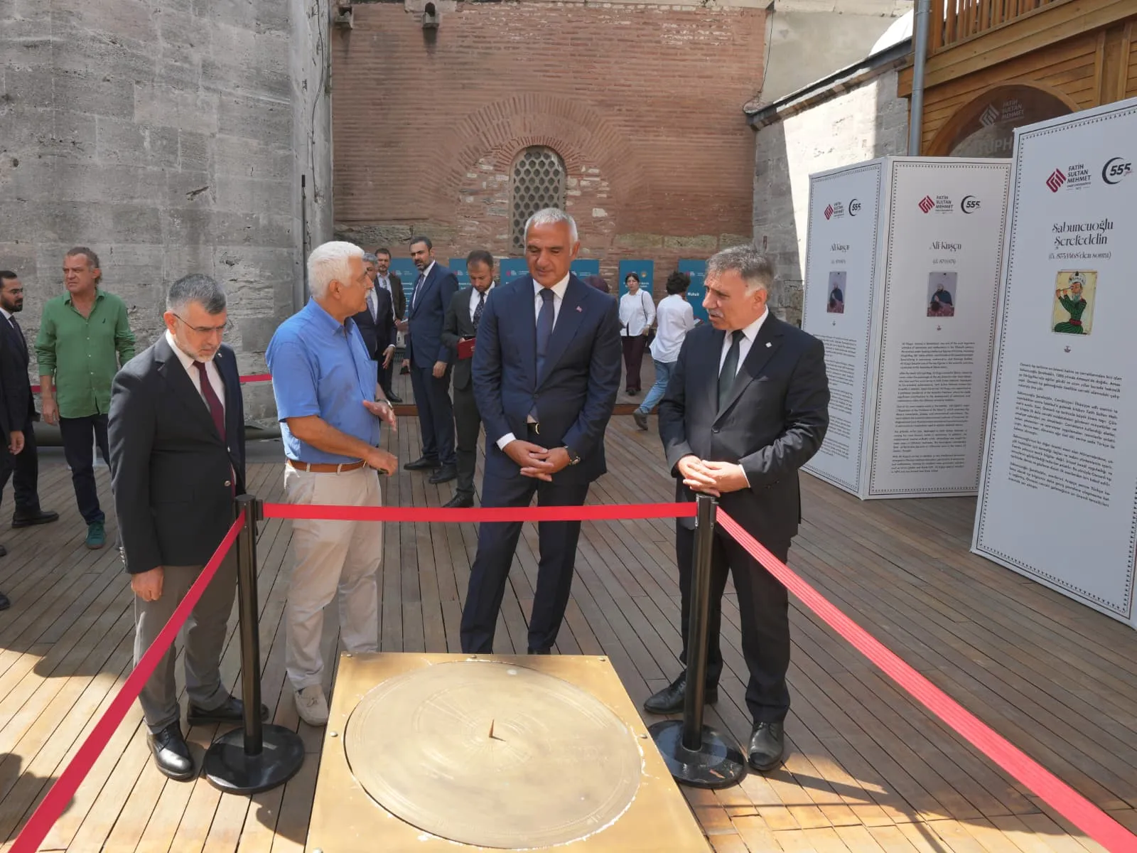 Bakan Ersoy, Ayasofya Medresesi'nde 555'inci Yıl İnteraktif Müze'yi gezdi