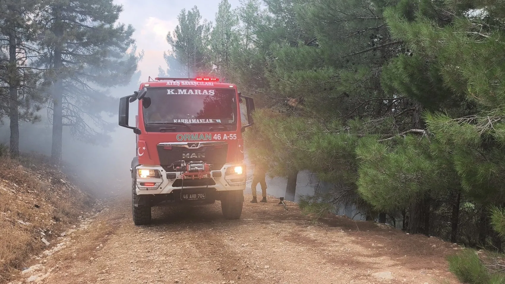 Kahramanmaraş'ta orman yangını Ekipler alevlere havadan ve karadan müdahale ediyor