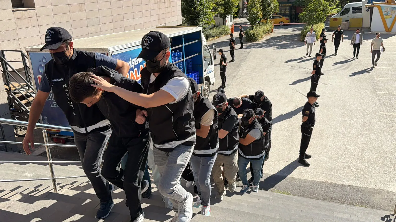 Eskişehir'de dev hap operasyonu 147 bin hapla 9 gözaltı