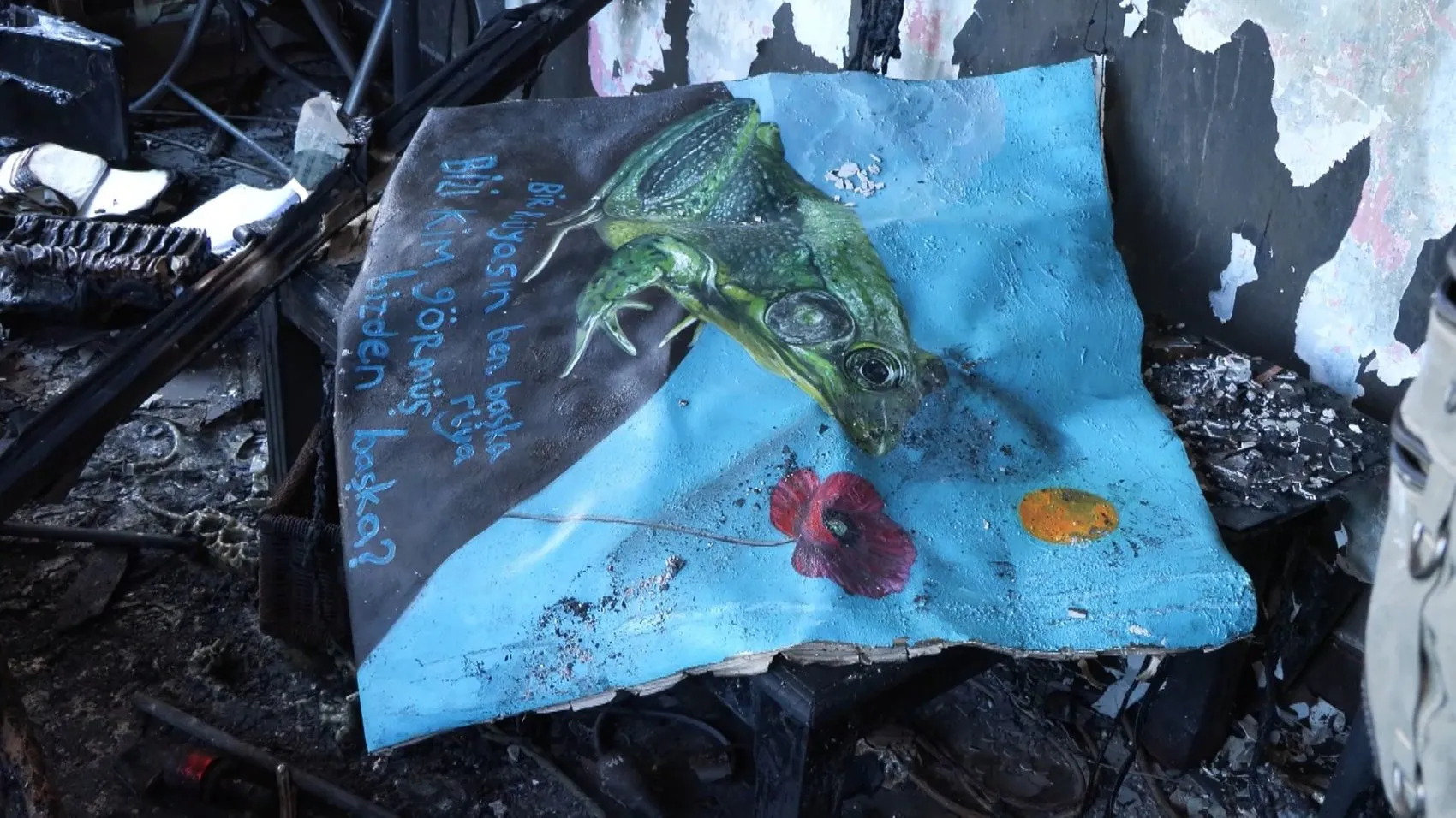 Kutlama merakı bir sanatçının 20 yıllık emeğini küle çevirdi