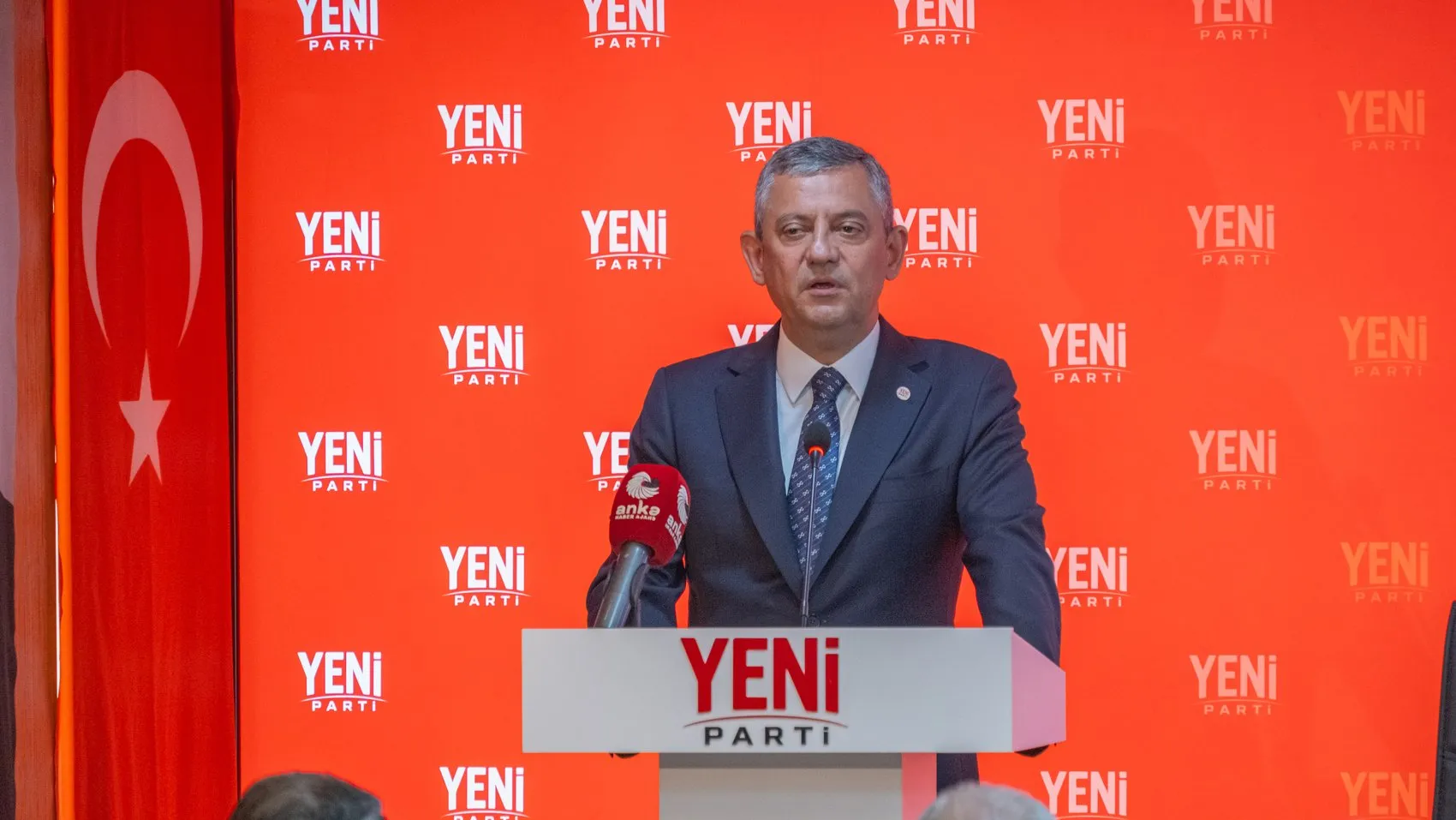 Siyasette rekorlar altüst oldu: 18 günde 600 bin üye, 539 milyon liralık dev bütçe