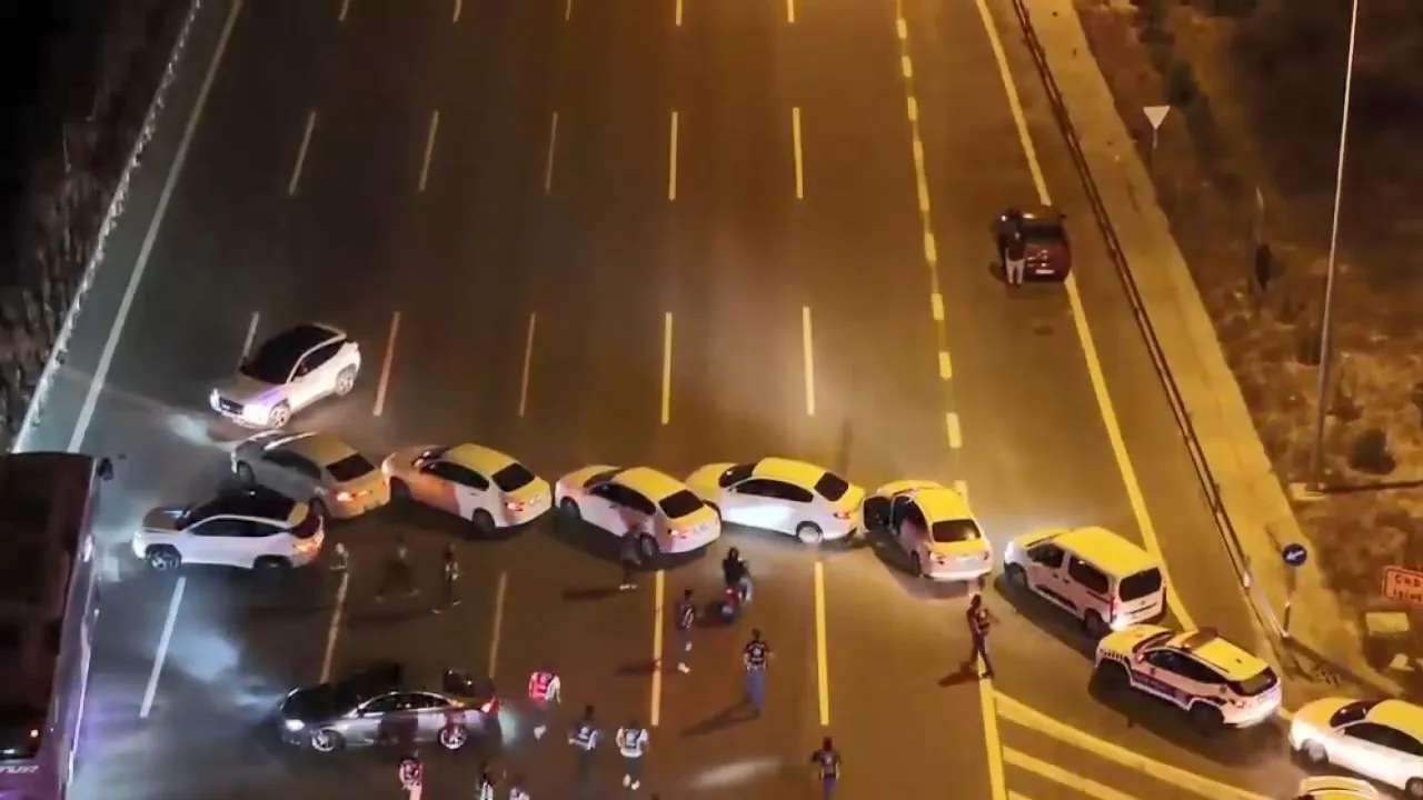 Motosikletle akrobasi yapan 58 sürücüye gözaltı