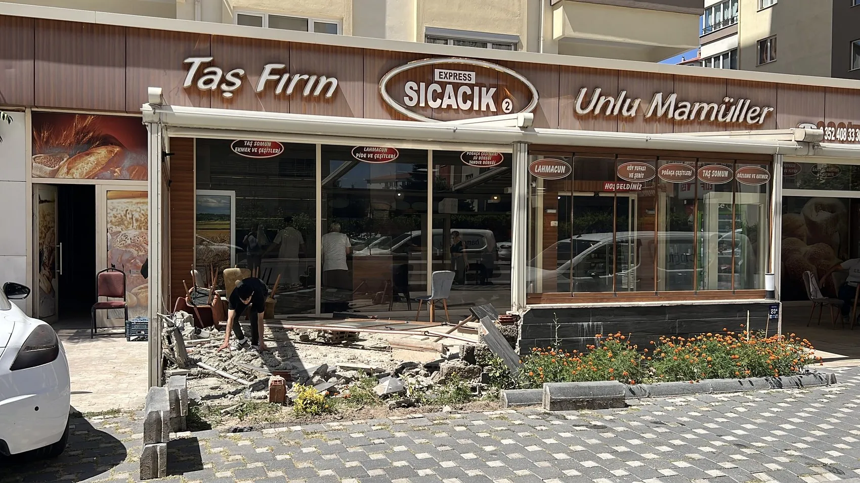 Kayseri'de trafik kazası fırını yıktı