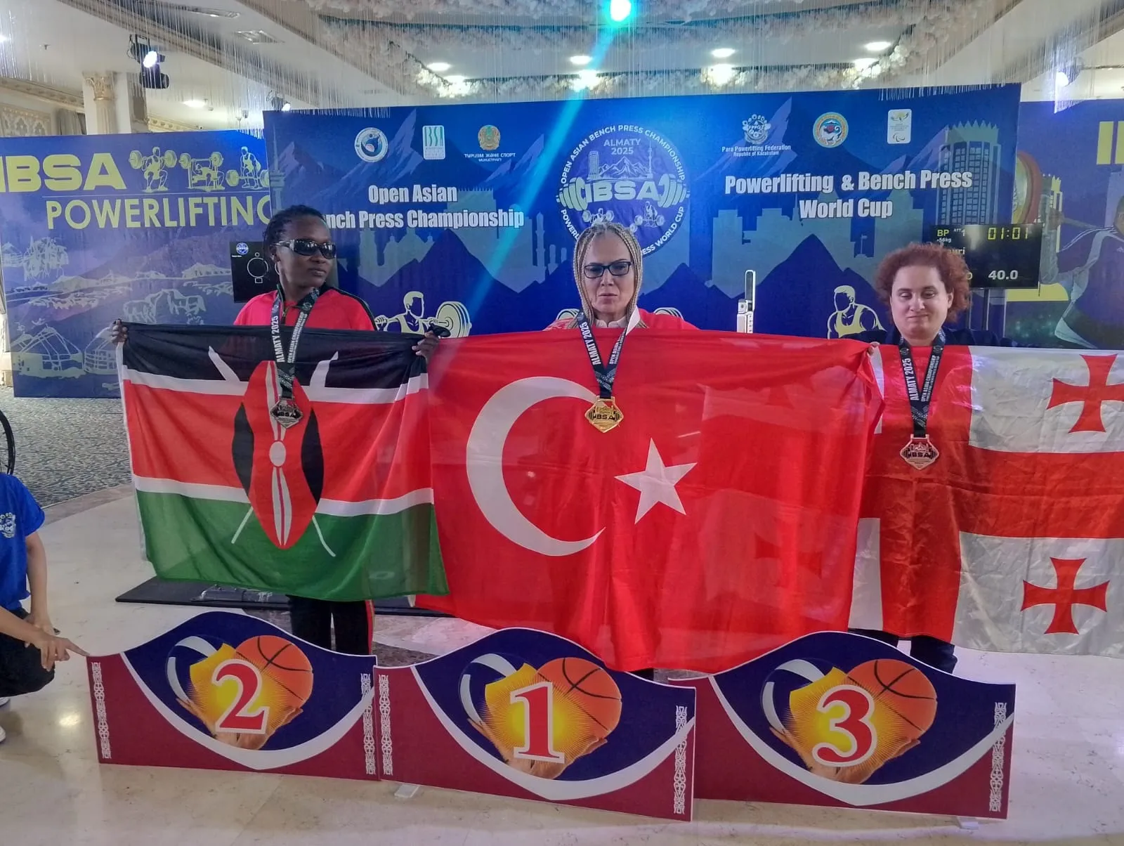 Görme engelli devlet memurunun halterdeki inanılmaz başarı hikayesi