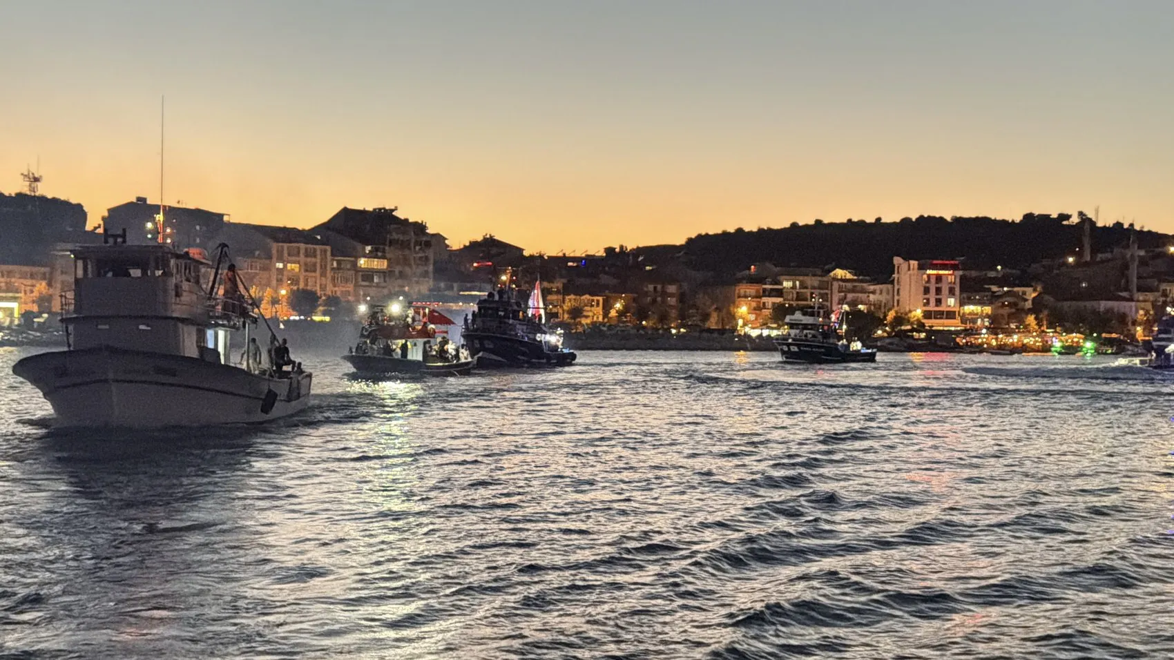 Amasra limanında büyük heyecan: Balıkçılar bereketli bir sezon için ağlarını denize bıraktı