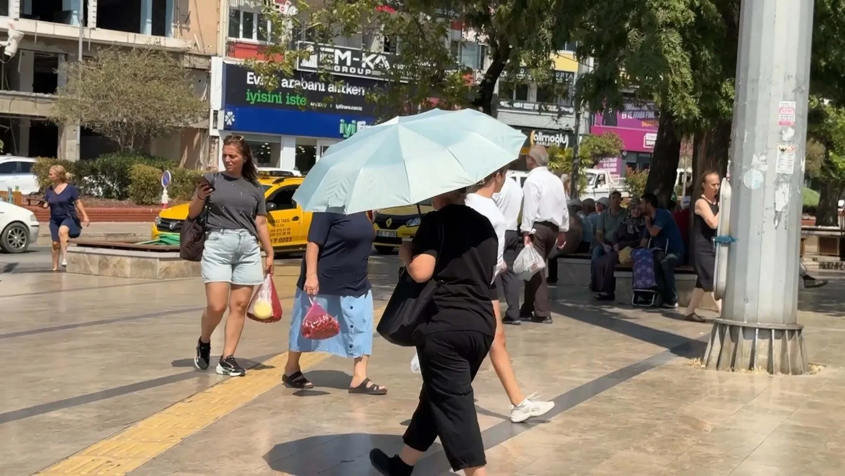 Aydınlılar kavurucu sıcaklara teslim oldu