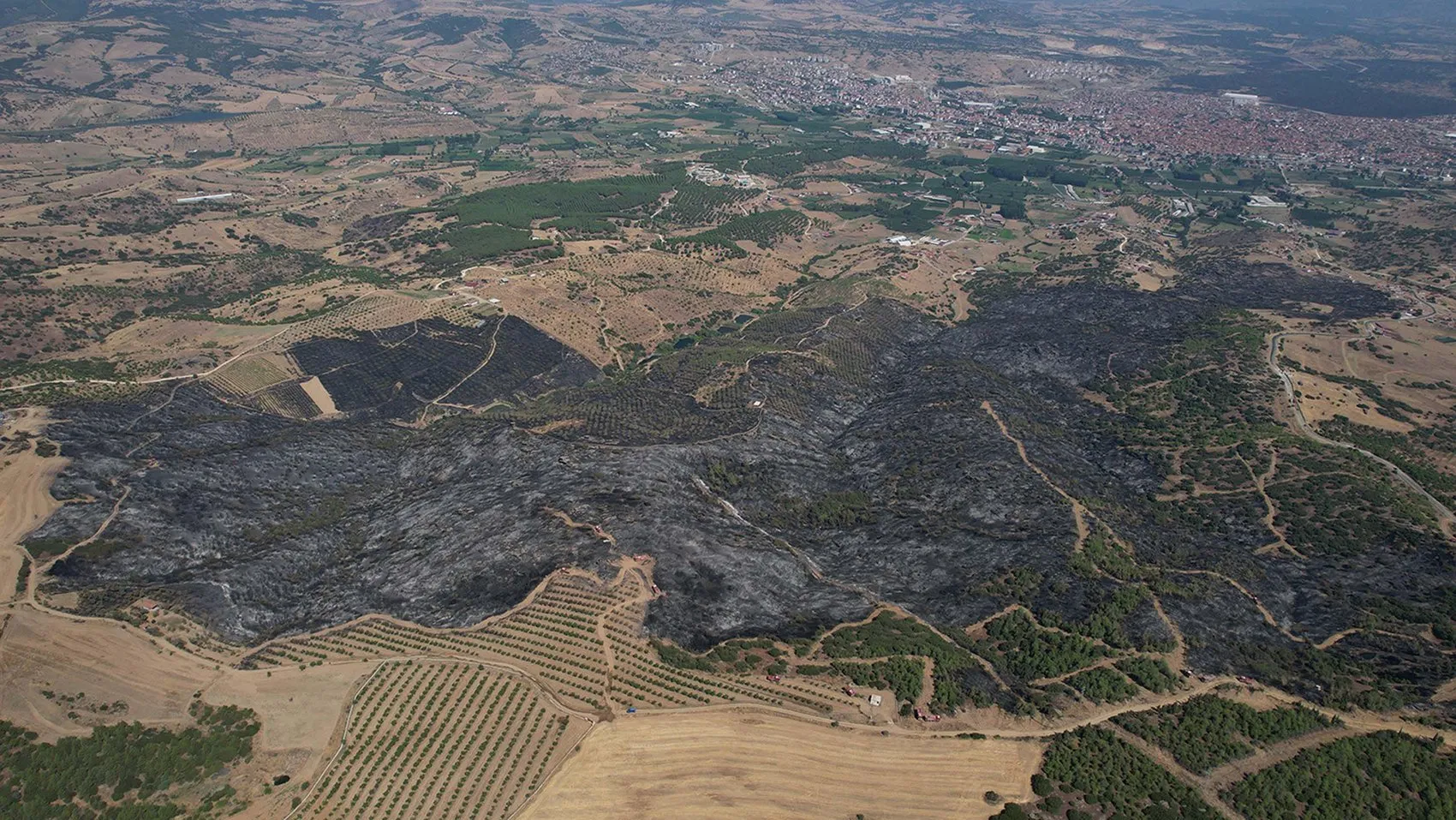 Manisa Kula yangını geride büyük bir enkaz bıraktı
