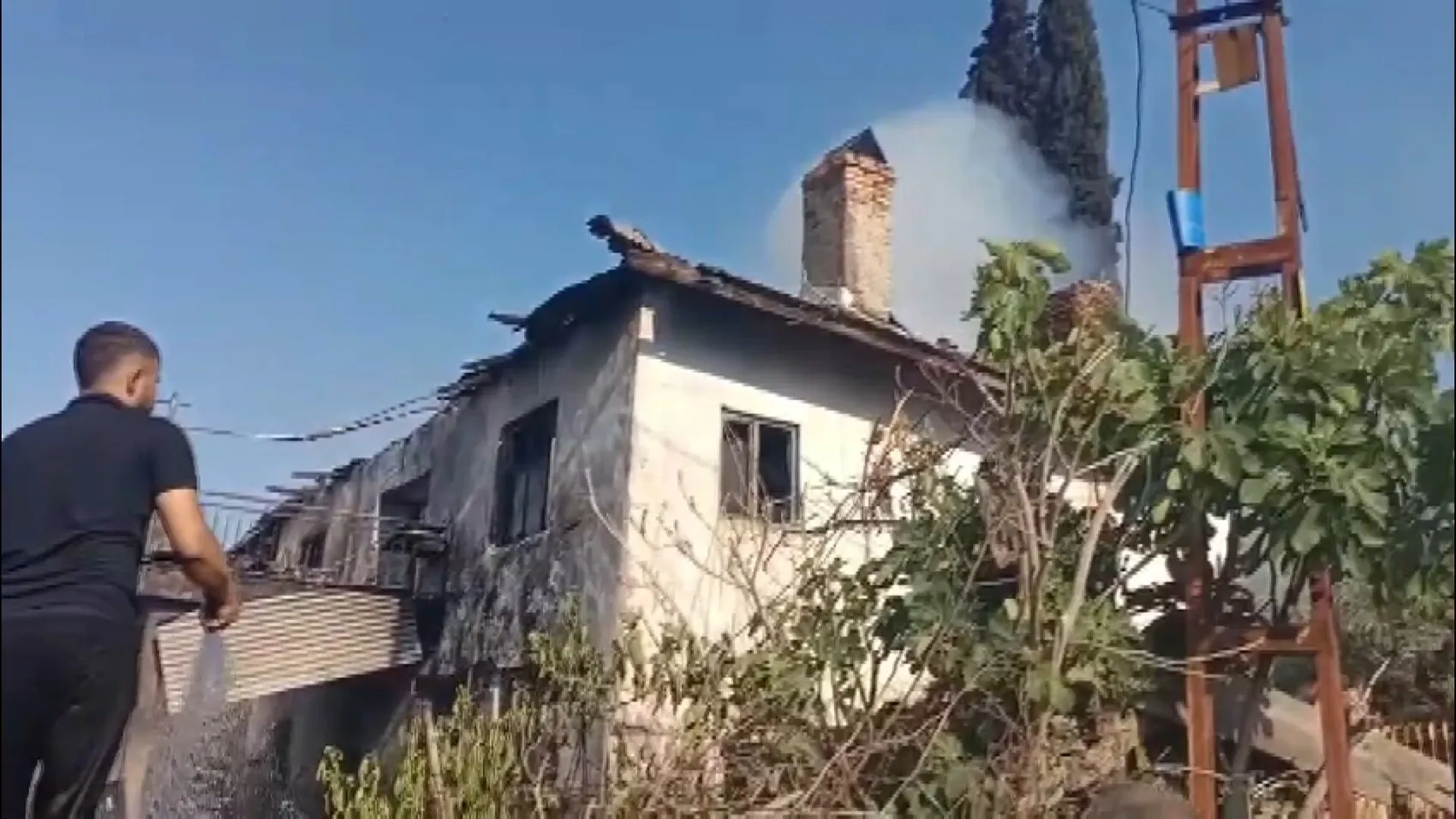 Kütahya Tavşanlı’da bir ev küle döndü
