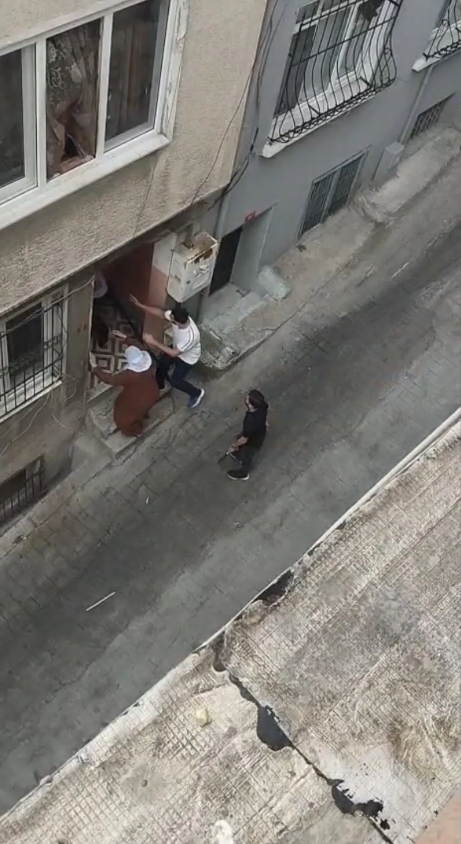 Berberde fön kavgası mahalleyi birbirine kattı