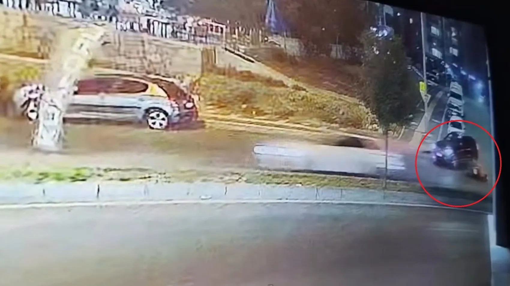 Diyarbakır'da kuryenin ölümle burun buruna geldiği anlar kamerada