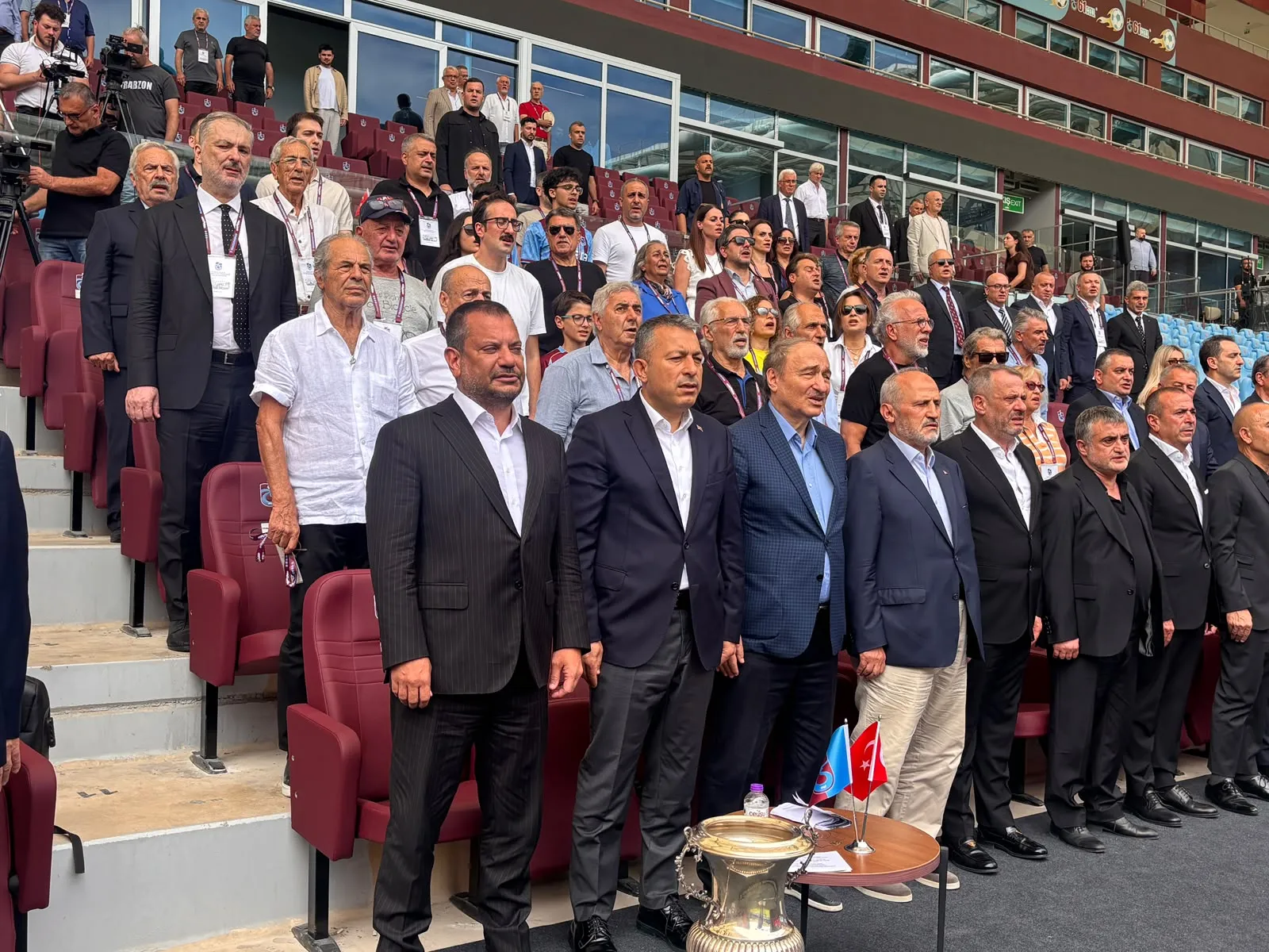 Trabzonspor kuruluş yıl dönümünü stadyumda coşkuyla kutladı
