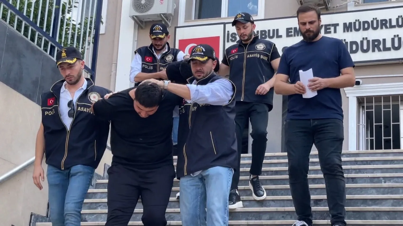 Fatih’teki cinayetin zanlıları Didim’de kıskıvrak yakalandı
