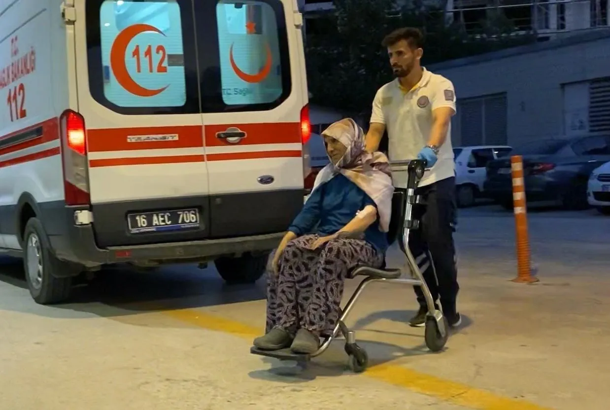 İnegöl'de ev yangını Anne ve engelli kızı son anda kurtarıldı