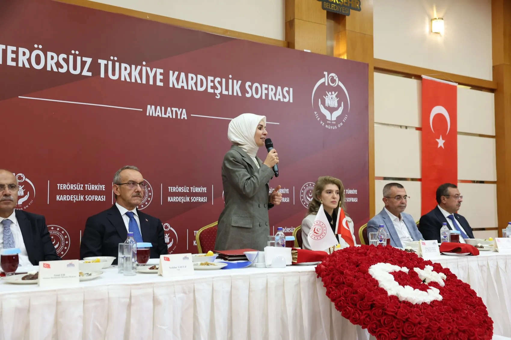 Bakan Göktaş şehit aileleriyle buluştu Terörsüz Türkiye hedefi