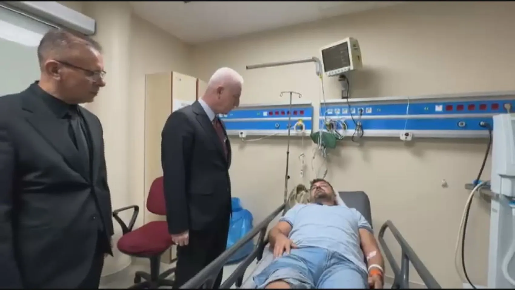 Zeytinburnu'nda otobüs kazasında yaralananlar için Vali Gül hastanelerde