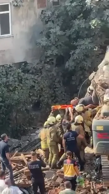 Küçükçekmece'de kentsel dönüşüm yıkımı kazayla bitti