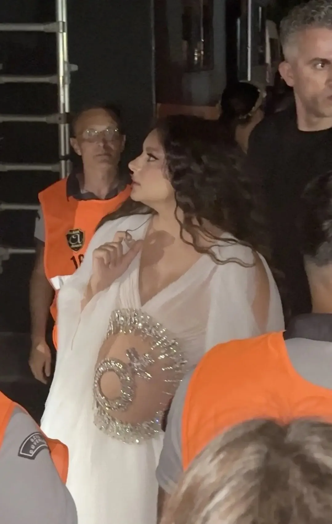Hastaneye kaldırılmıştı! Atiye nin sahneye çıkmama sebebi bambaşka çıktı 1