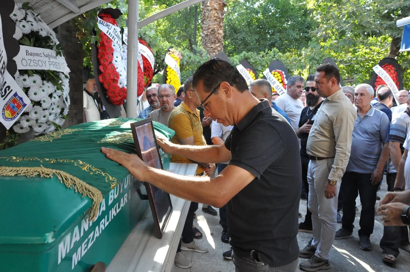 Salihli’deki feci patlamada yaşamını yitiren iş insanı toprağa verildi