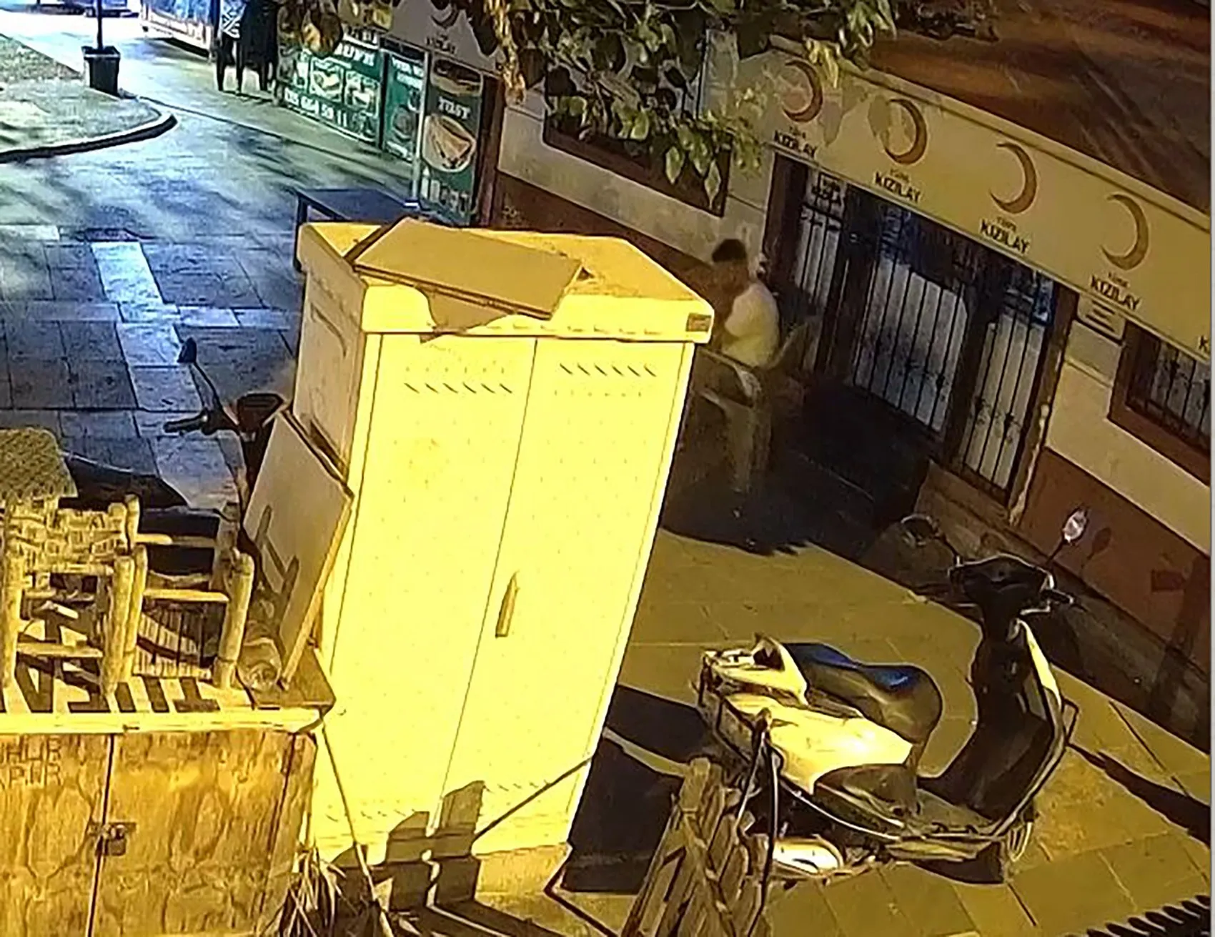Adana'da alkollü hırsızın motosiklet macerası karakolda bitti