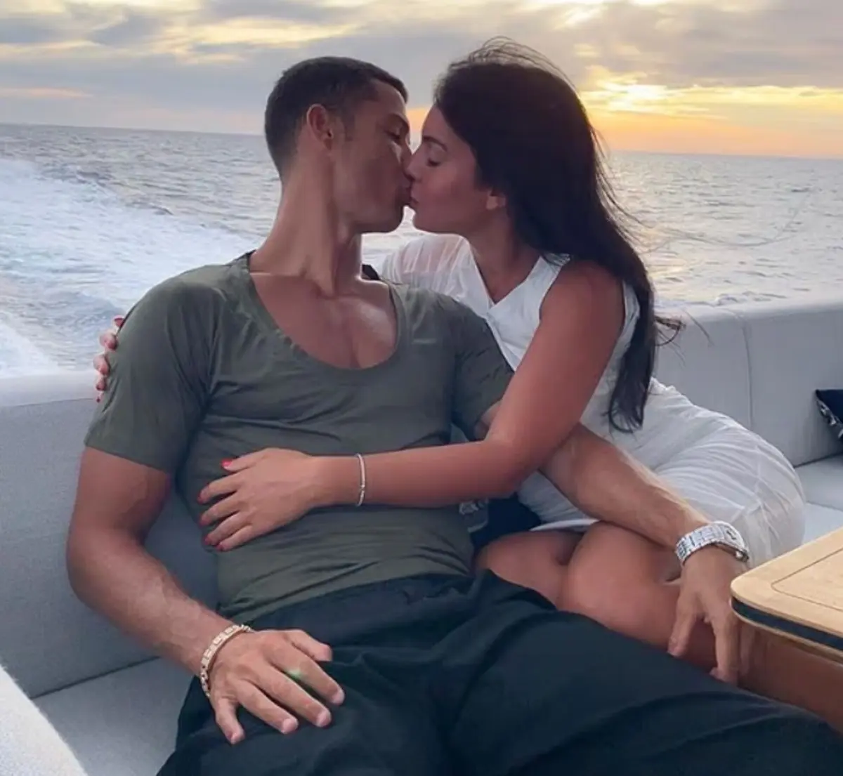 Ronaldo’nun evlilik sözleşmesi ortaya çıktı! Georgina’ya aylık 100 bin euro nafaka 1
