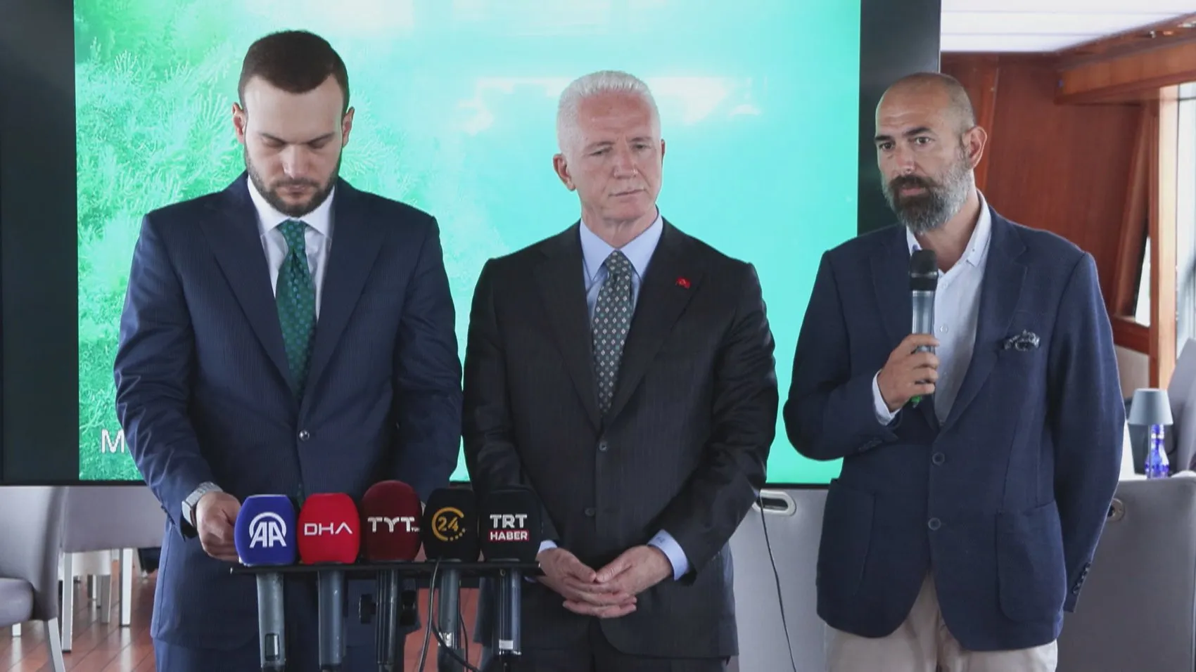 Marmara Denizi’nin koruma altındaki adasında temizlik seferberliği