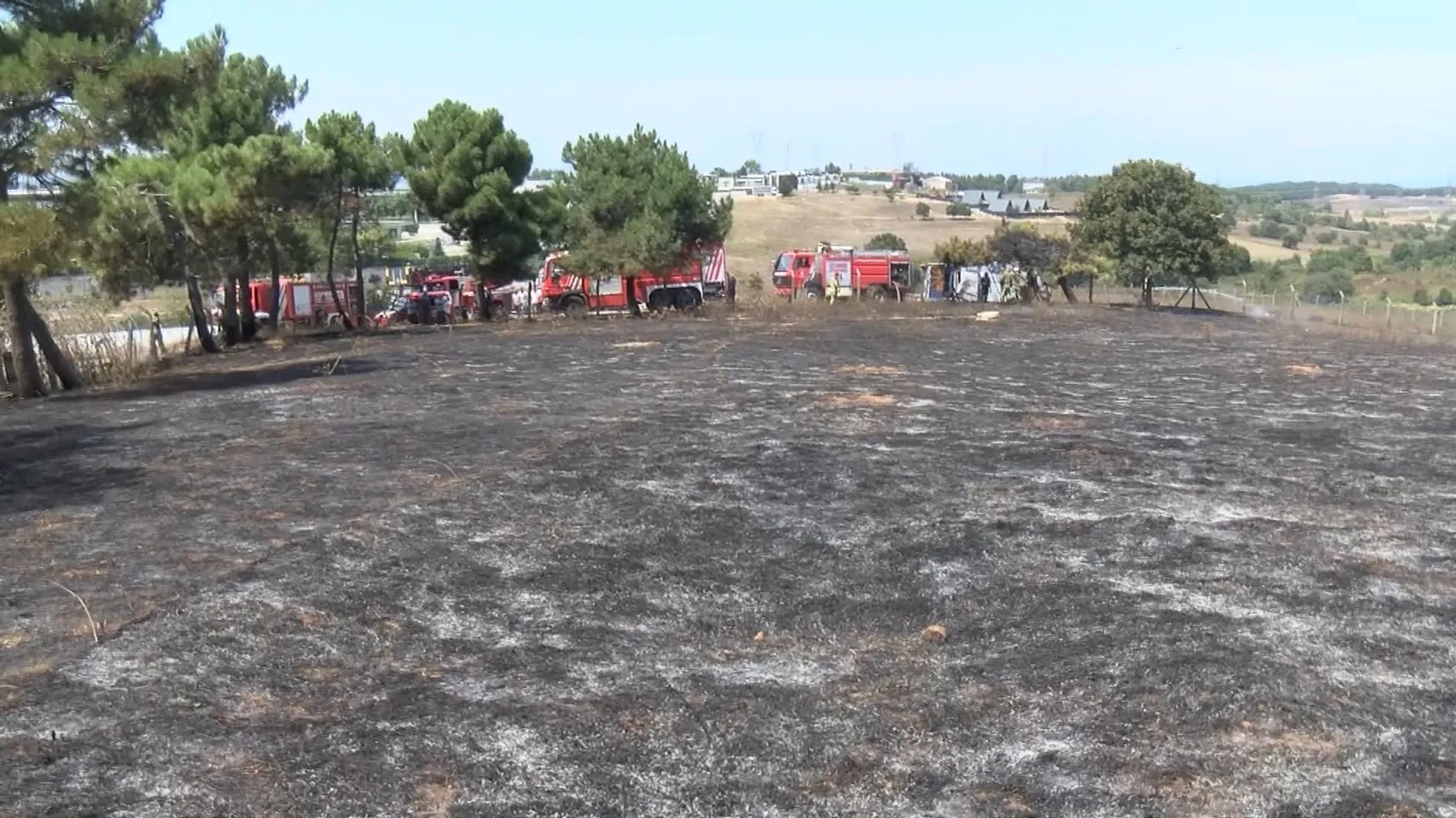 Tuzla’da otluk alanda başlayan yangın evi küle çevirdi