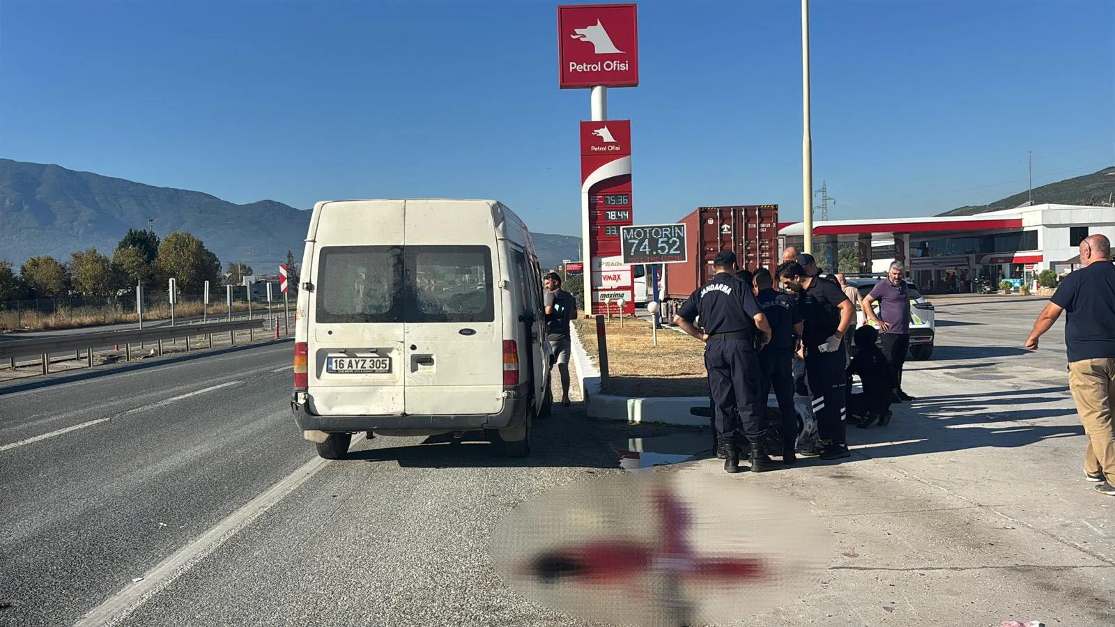 Sabahın Erken Saatlerinde Feci Kaza Motosiklet Sürücüsü Aracın Altında Sürüklendi