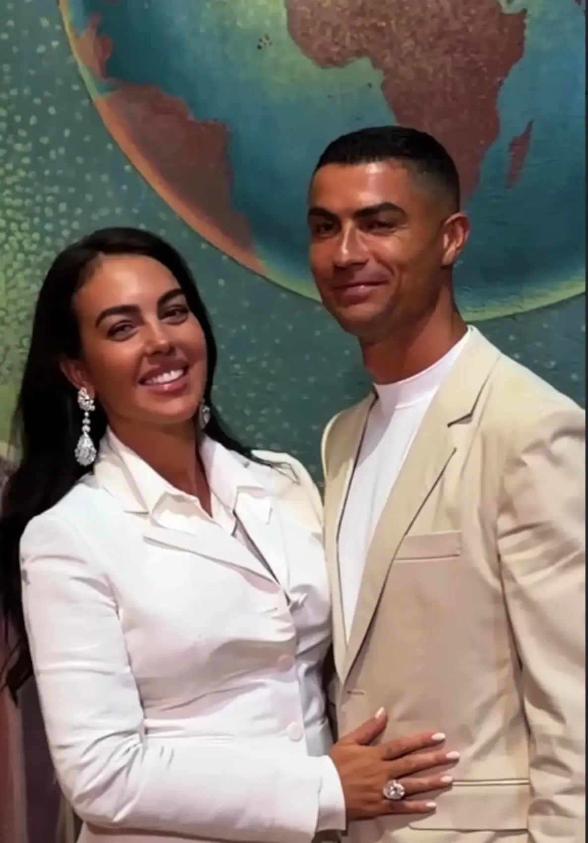 Cristiano Ronaldo ve Georgina Rodriguez in düğününden kareler! Gelinlik ve damatlık yok 4