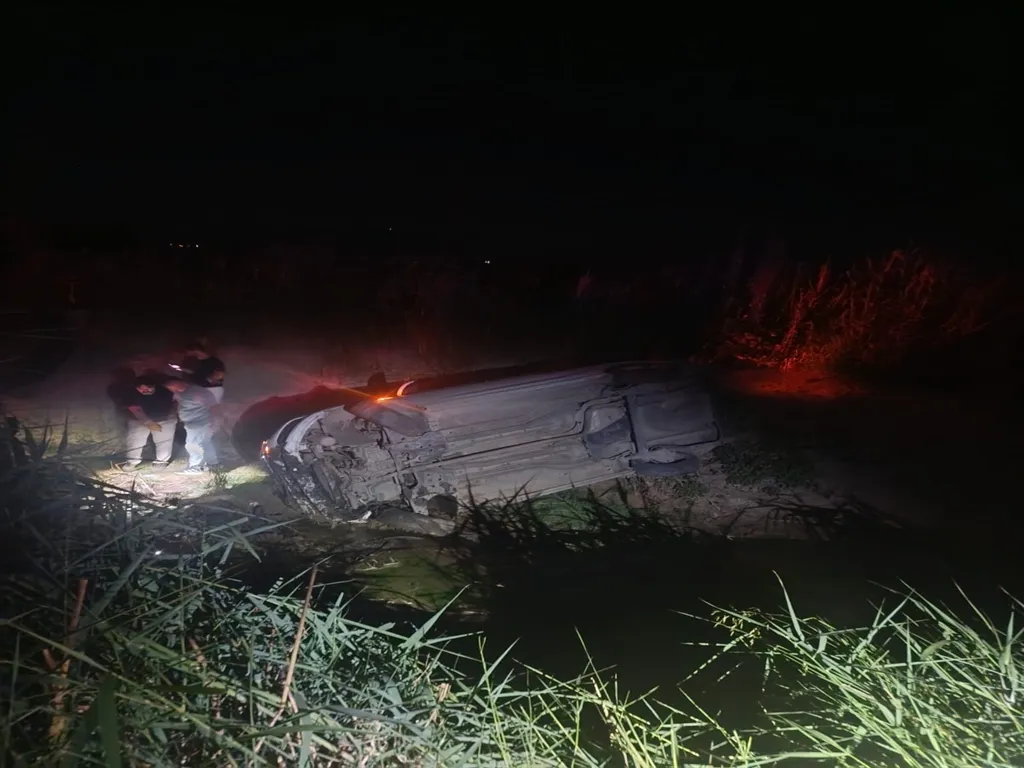 Polis 'dur' dedi, şüpheliler kaçtı; kaza kamerada, 3 tutuklama
