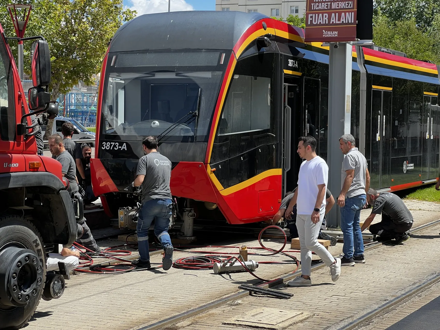Kayseri'de tramvay kazası bir genç kızı hayattan kopardı
