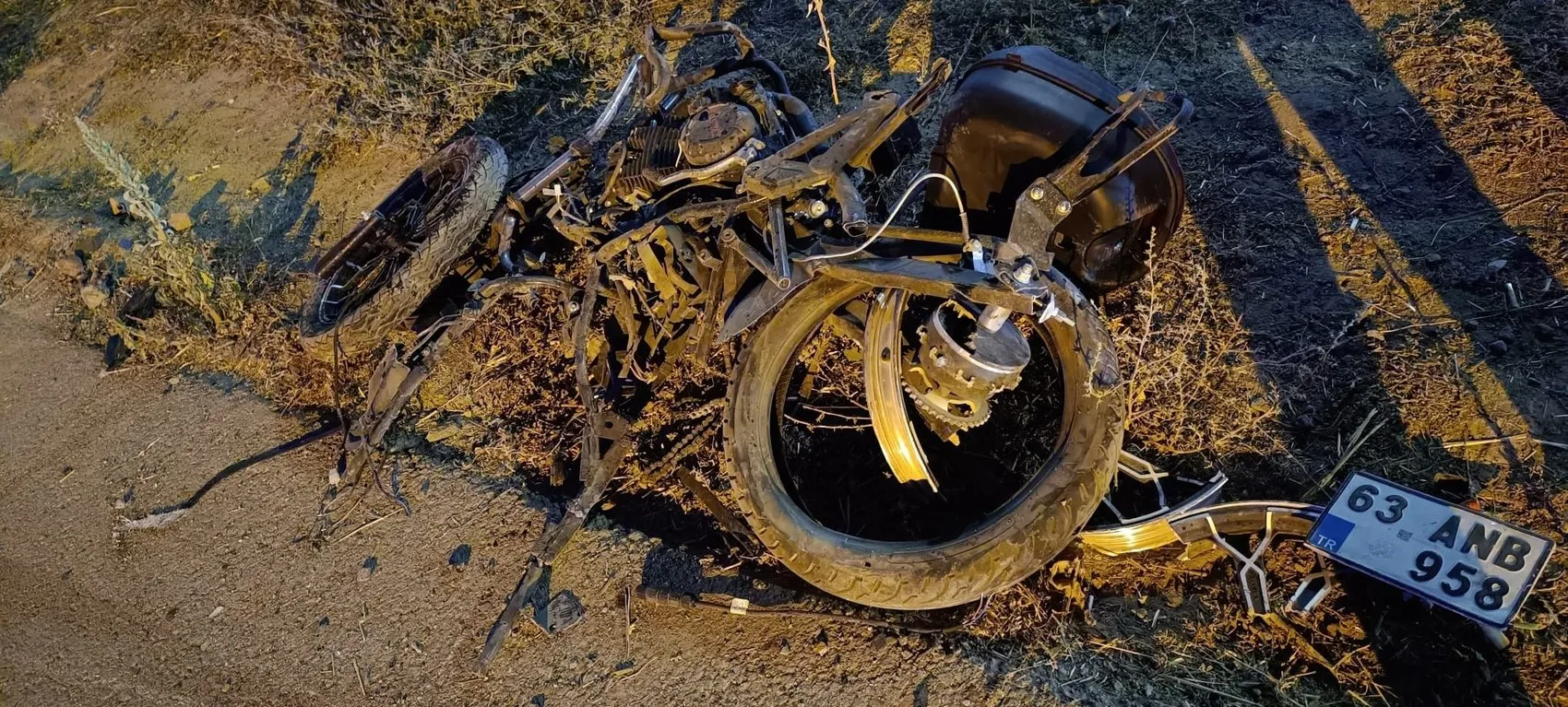 Kayseri'de motosikletli genç iş makinesiyle çarpıştı
