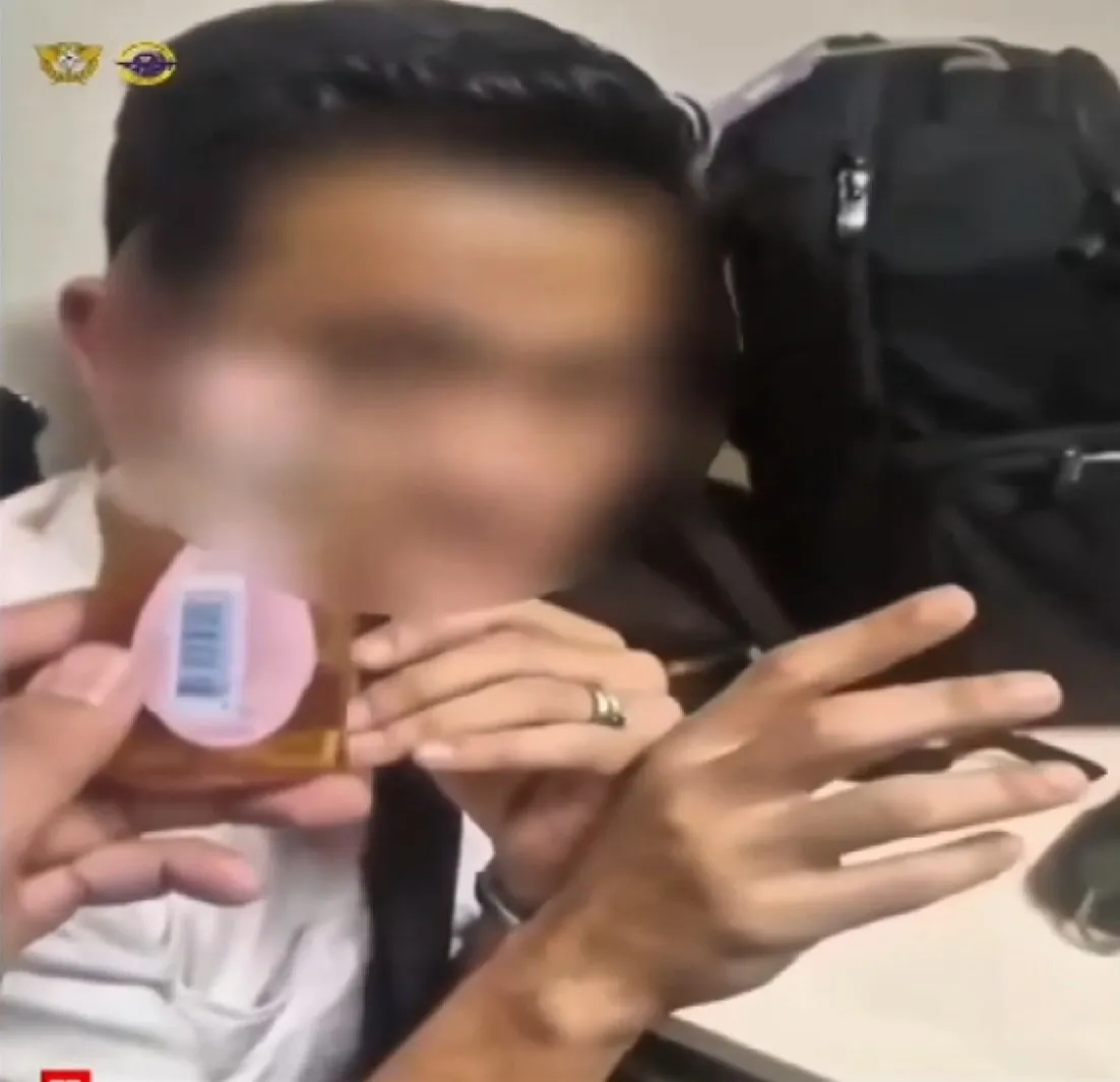Kokpitin arkasında uyuşturucu ticareti yapan pilot yakalandı